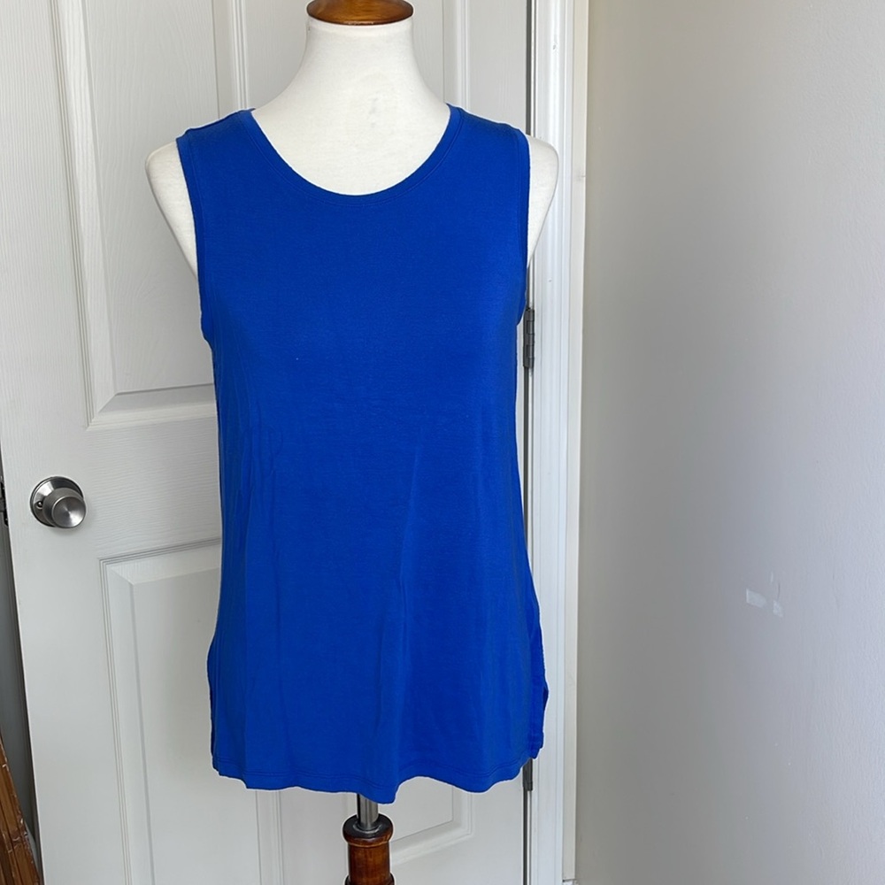 Adrienne Vittadini tank size medium